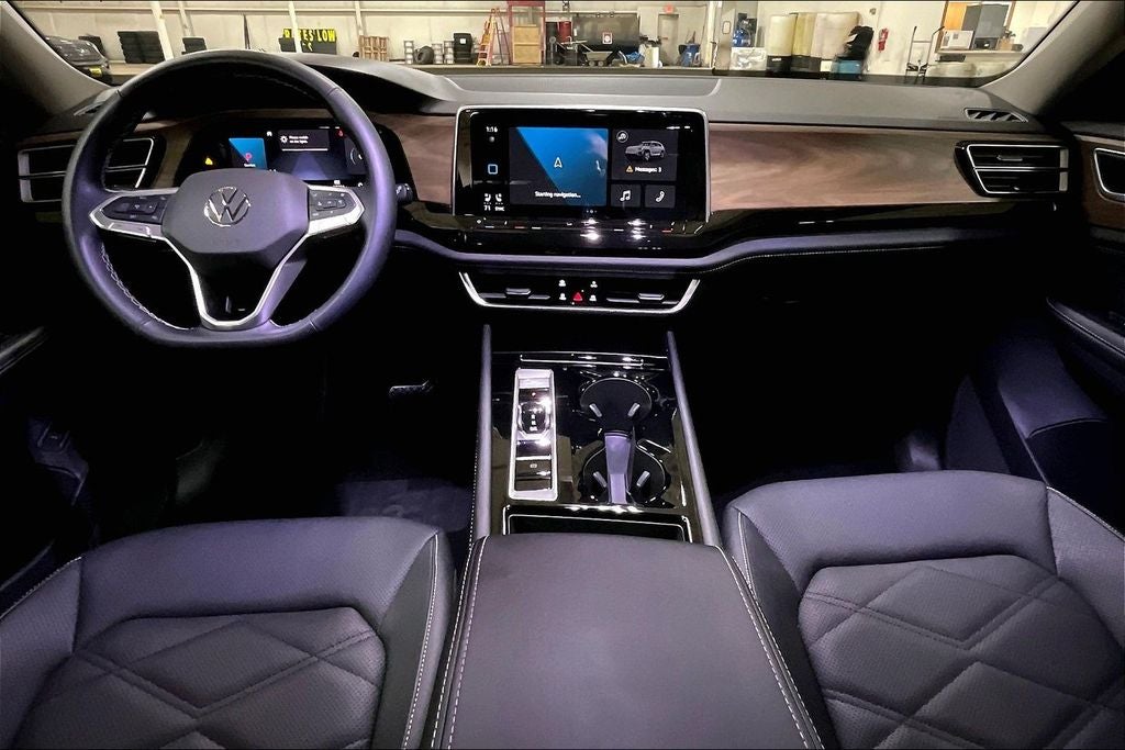 2025 Volkswagen Atlas 2.0T SE w/Technology