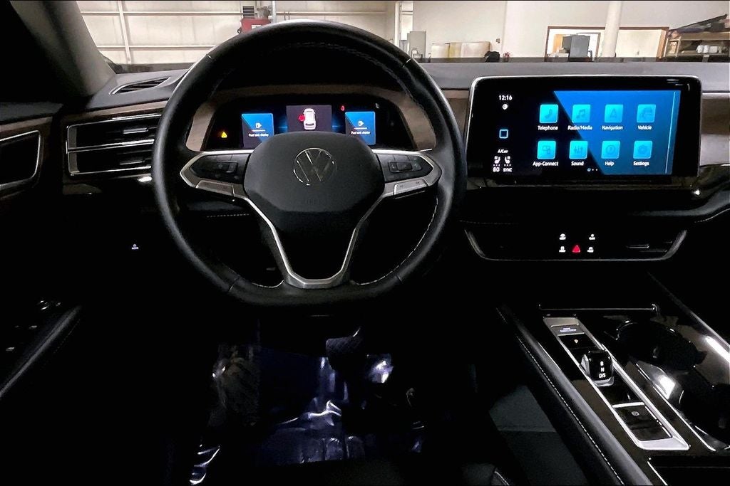 2025 Volkswagen Atlas 2.0T SE w/Technology