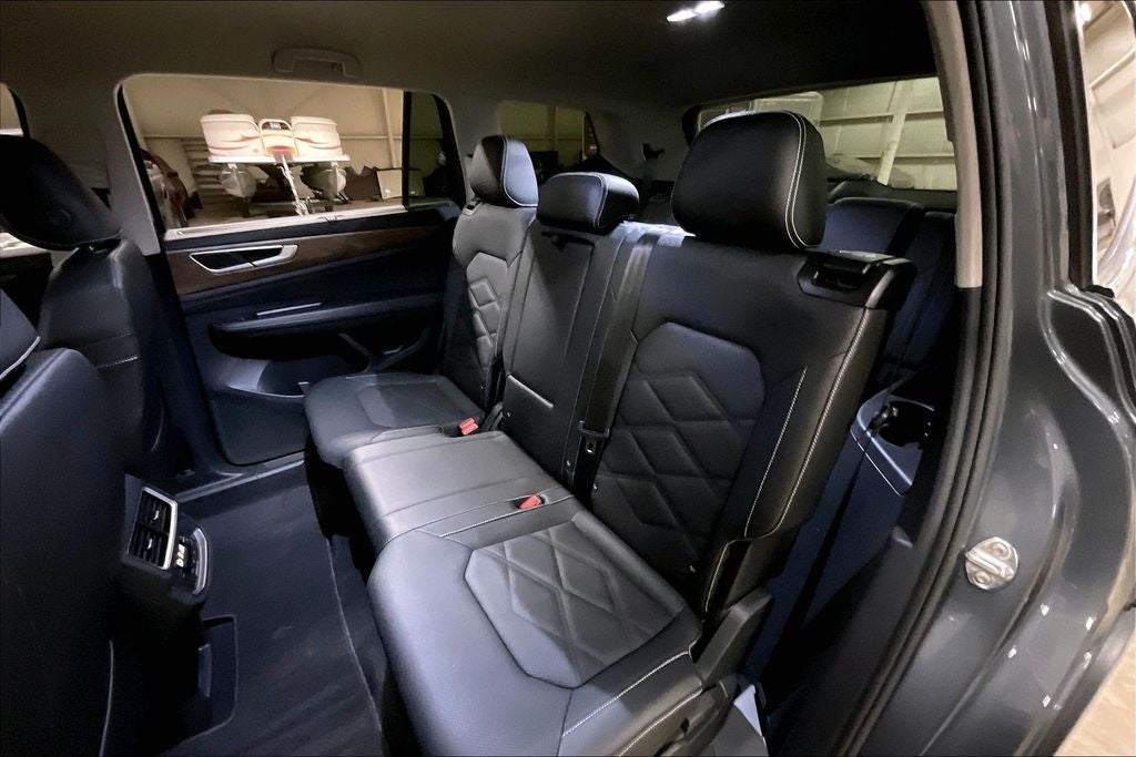2025 Volkswagen Atlas 2.0T SE w/Technology