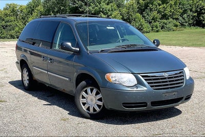 2005 Chrysler Town & Country Touring