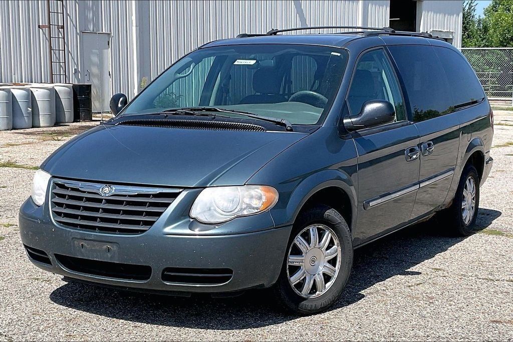 2005 Chrysler Town & Country Touring