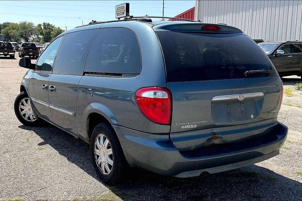 2005 Chrysler Town & Country Touring