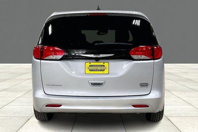 2024 Chrysler Voyager LX