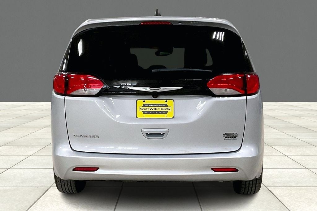 2024 Chrysler Voyager LX