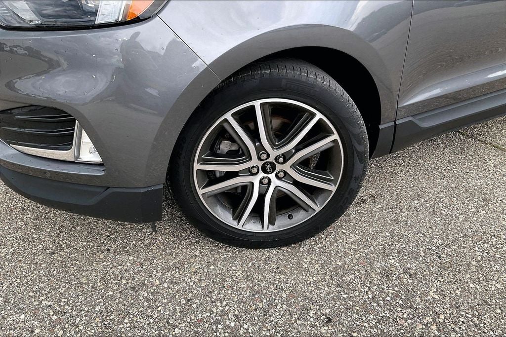 2023 Ford Edge Titanium
