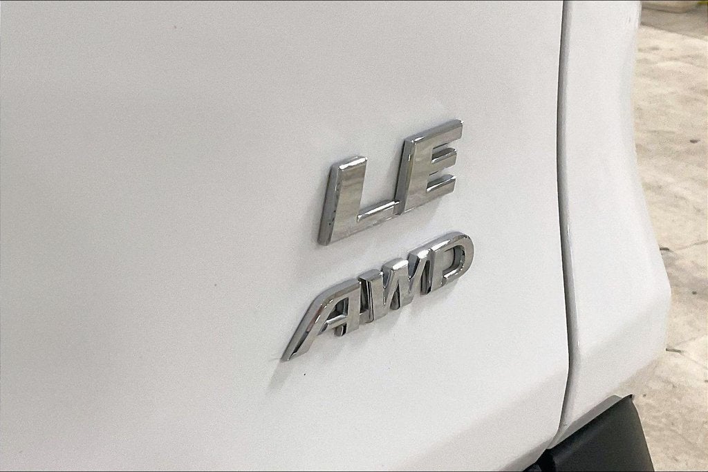 2025 Toyota RAV4 LE