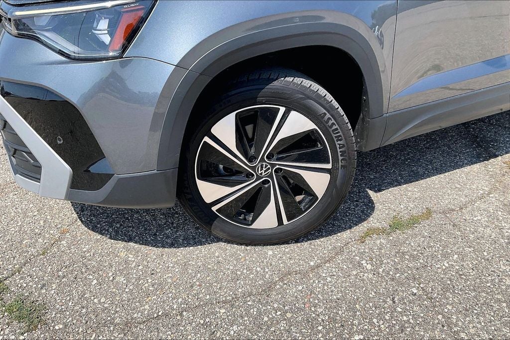 2025 Volkswagen Taos 1.5T SE