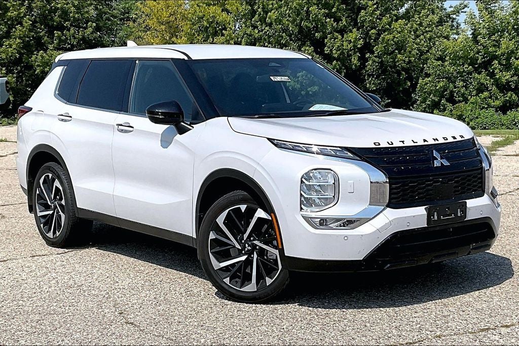 2023 Mitsubishi Outlander SE