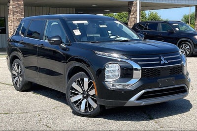 2025 Mitsubishi Outlander SE