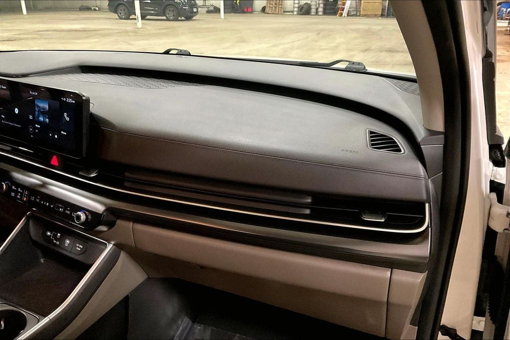 2025 Kia Carnival LXS